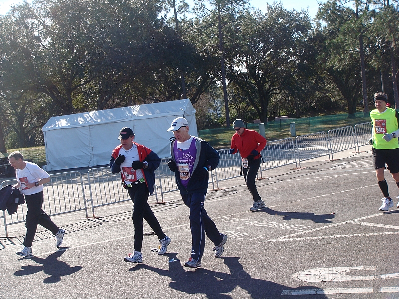 Florida [2010 Jan] 090.JPG - Scenes from the Disney World Marathon